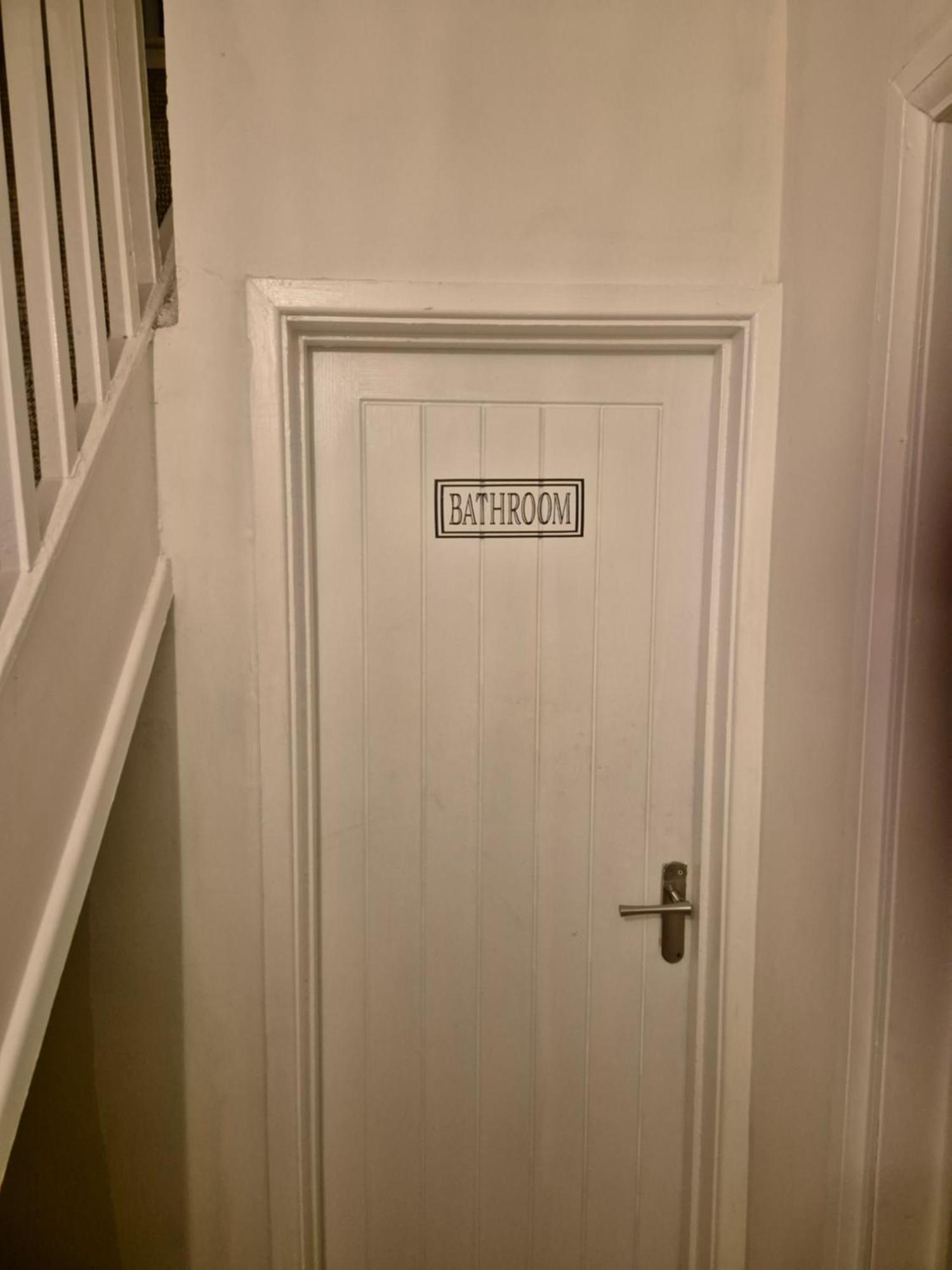 Accomadation Wrexham Dış mekan fotoğraf