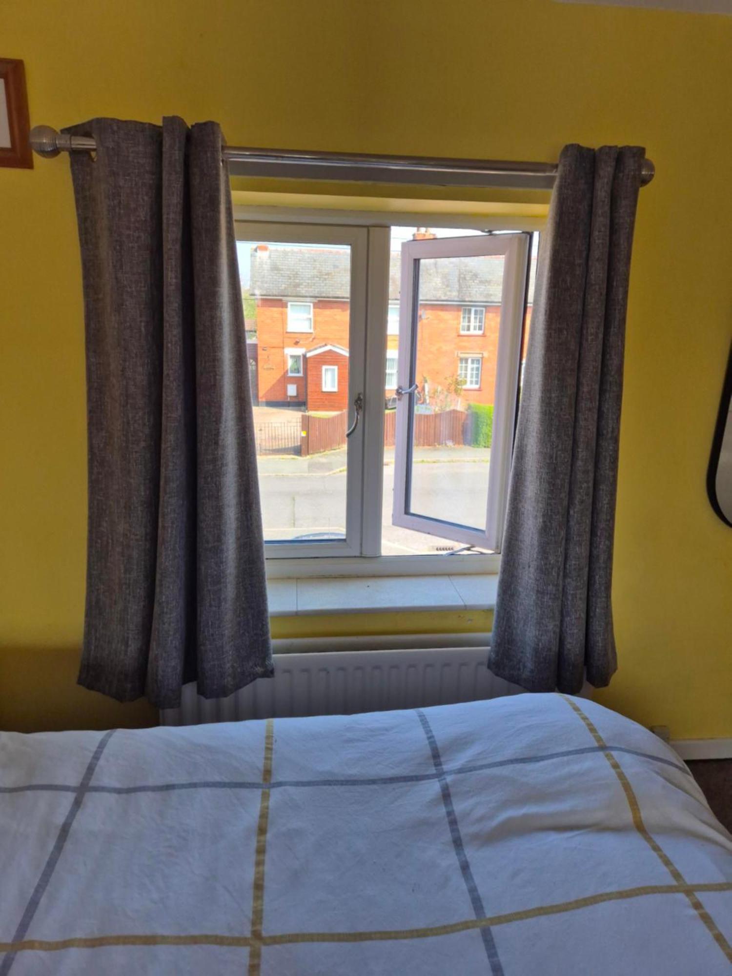 Accomadation Wrexham Dış mekan fotoğraf