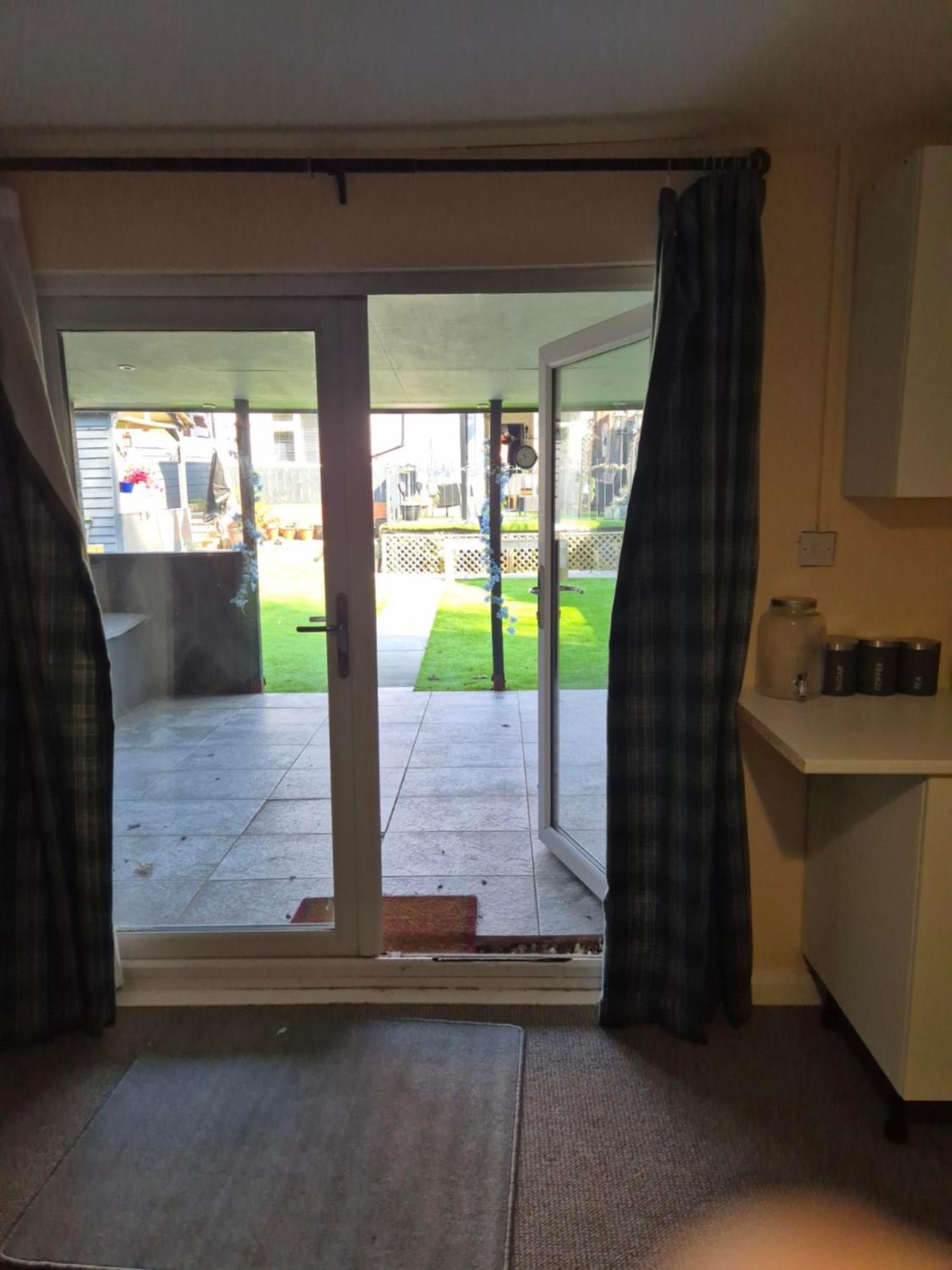 Accomadation Wrexham Dış mekan fotoğraf