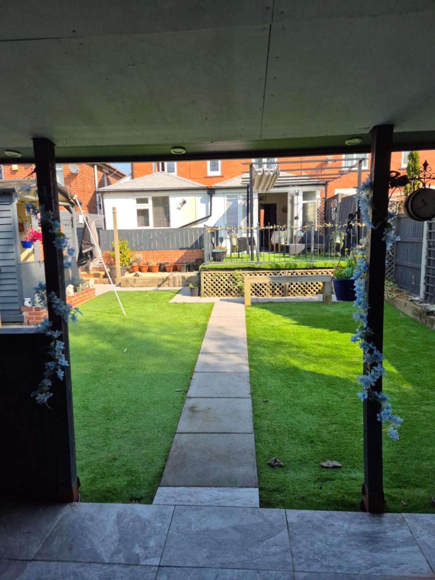 Accomadation Wrexham Dış mekan fotoğraf