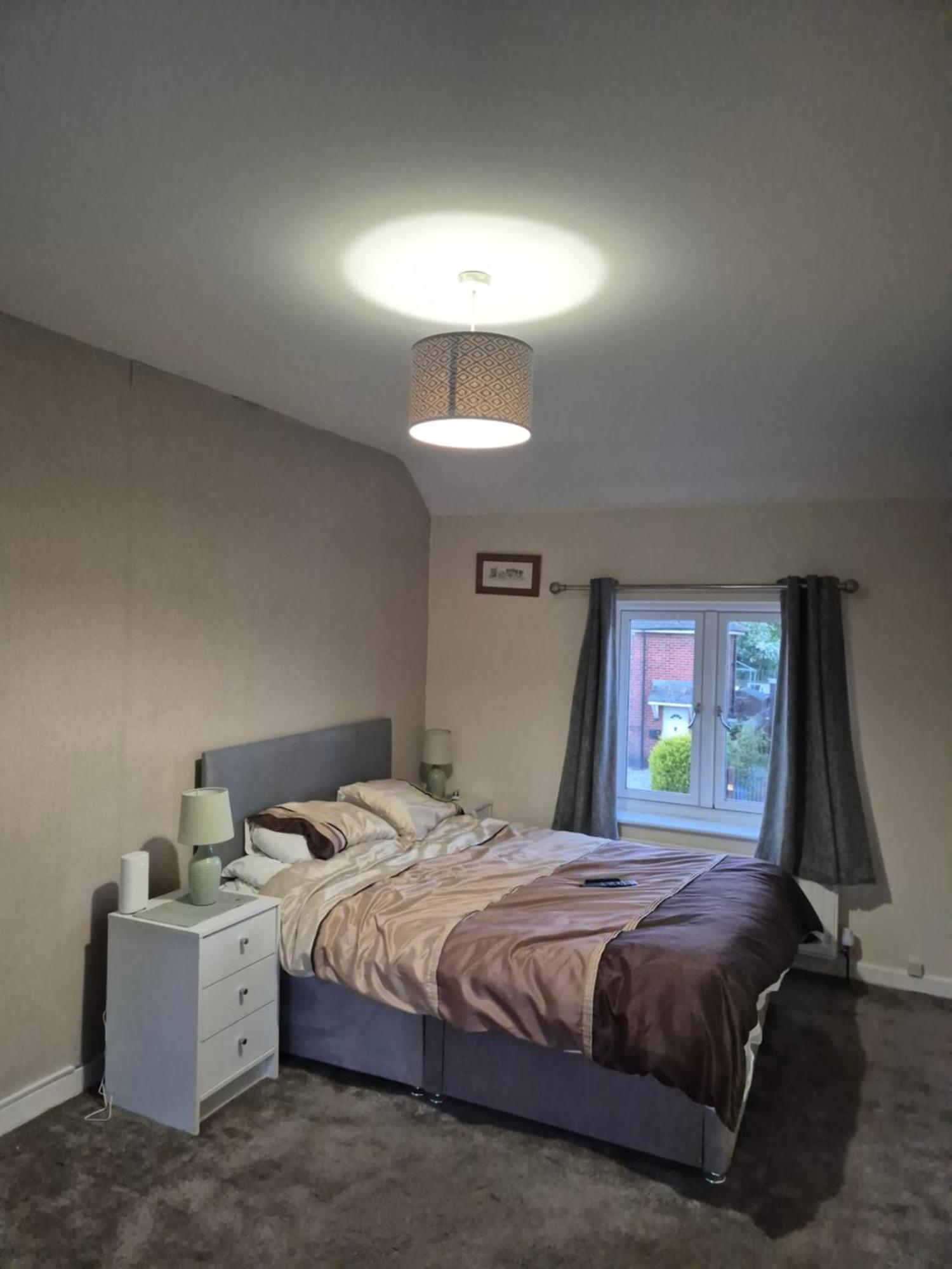 Accomadation Wrexham Dış mekan fotoğraf